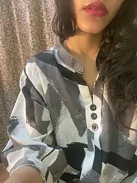 Divyaa69 online show from October 2025 01:44:02 AM