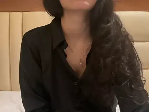Divyaa69 online show from April 2026 08:57:02 PM