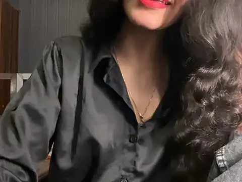 Divyaa69 online show from June 2026 07:24:01 PM