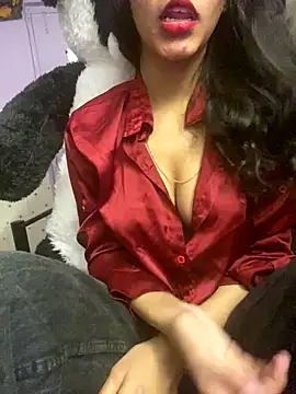 Divyaa69 online show from December 2025 01:00:01 AM