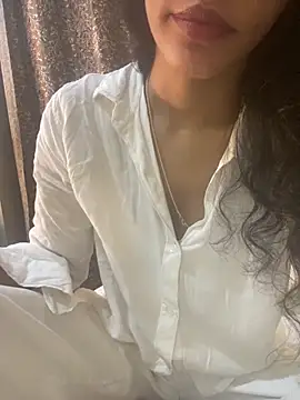 Divyaa69 online show from October 2025 05:35:02 PM