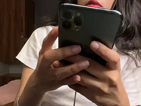 Divyaa69 online show from April 2026 04:57:01 PM