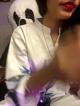 Divyaa69 online show from December 2025 01:41:02 AM