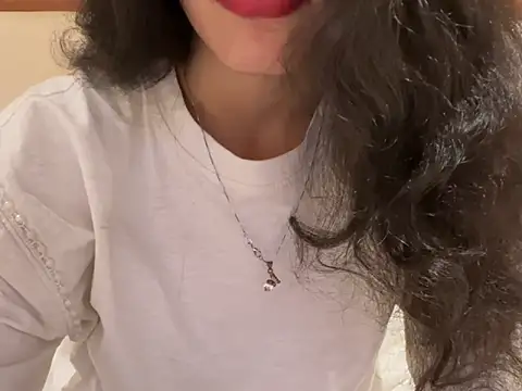 Divyaa69 online show from May 2026 06:56:02 PM