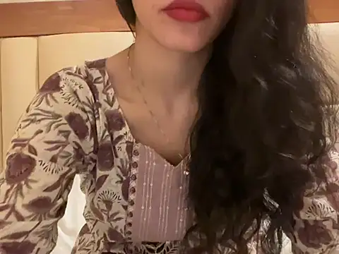 Divyaa69 online show from May 2026 08:12:01 PM