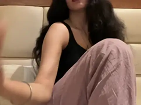 Divyaa69 online show from May 2026 05:39:02 PM