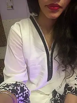 Divyaa69 online show from January 2026 05:00:02 AM