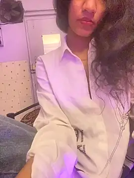 Divyaa69 online show from November 2025 05:24:01 PM