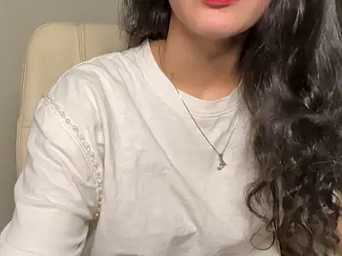 Divyaa69 online show from April 2026 07:11:02 PM