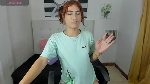 Snapshot of Sofia_agudelo chatting on October 2025 03:13:02 PM Sofia agudelo online show from October 2025 03:13:02 PM