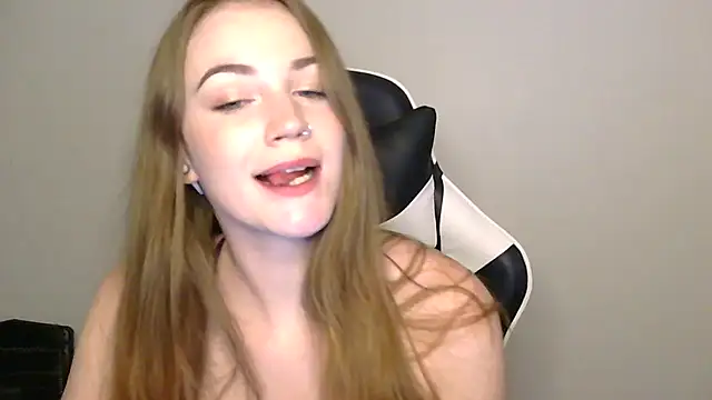 Snapshot of KLEOKILLS chatting on September 2025 11:44:01 PM KLEOKILLS online show from September 2025 11:44:01 PM