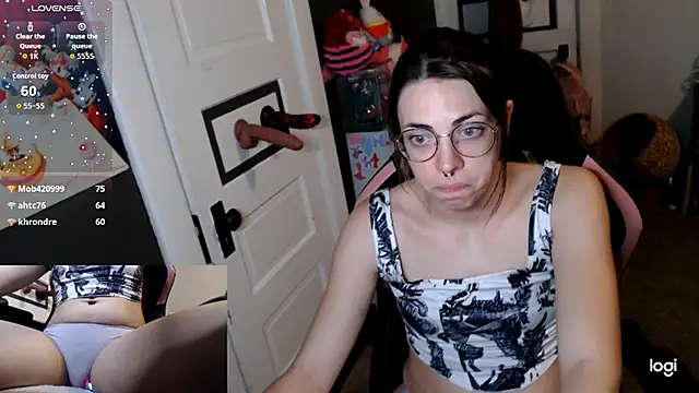 KSwonderland6 online show from January 2026 06:12:01 PM