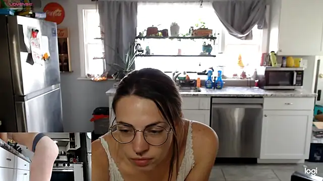 KSwonderland6 online show from November 2025 04:22:02 PM