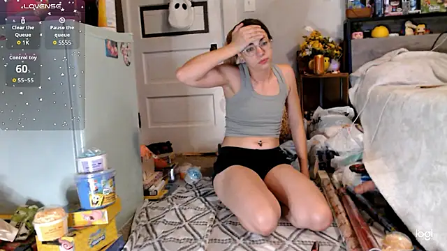 KSwonderland6 online show from December 2025 05:17:02 PM