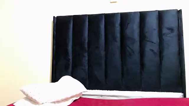 kittykhloe22 online show from April 2026 03:24:02 AM