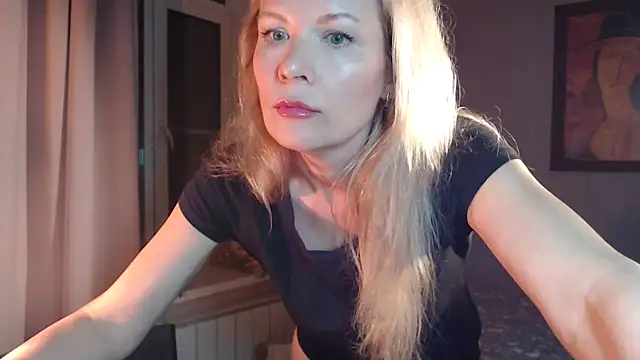 Juli julyyy online show from January 2025 10:39:01 PM