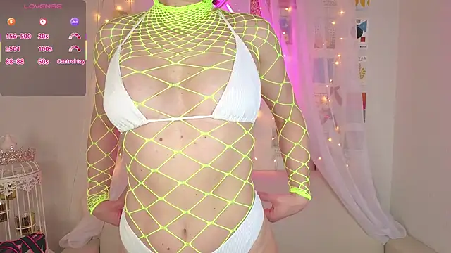 Angel Nikole online show from November 2025 01:32:02 AM