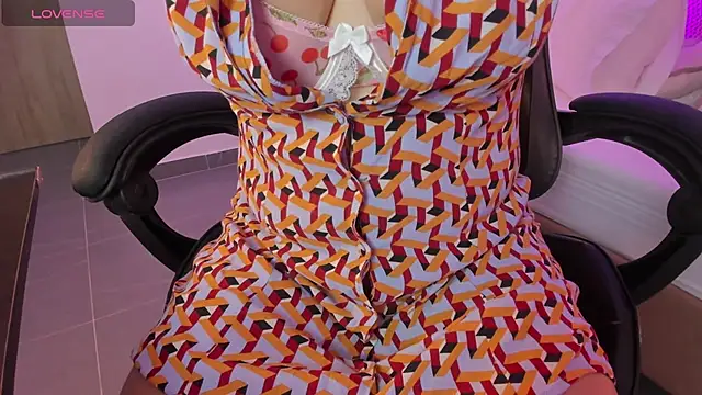 gipsela gomez online show from February 2026 07:25:01 PM