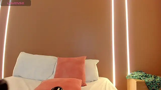 gipsela gomez online show from December 2025 08:04:02 PM