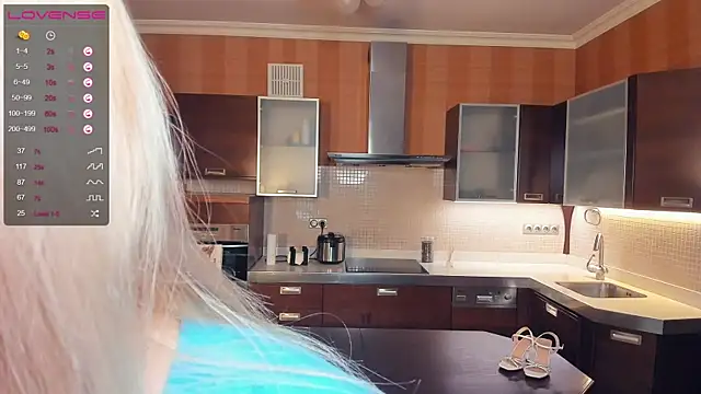 LinnBottrell online show from February 2025 08:25:01 PM