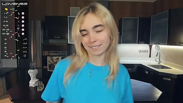 LinnBottrell online show from February 2025 09:17:02 PM