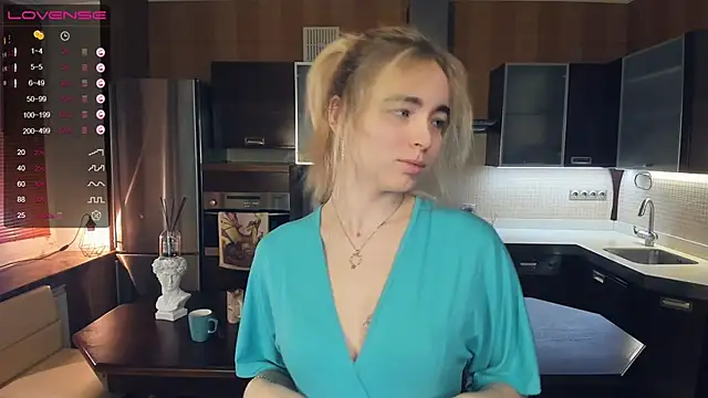 LinnBottrell online show from February 2025 08:25:01 PM