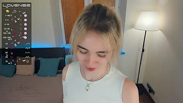 LinnBottrell online show from February 2025 08:45:02 PM