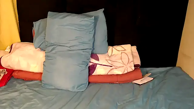 Busty-Londie online show from February 2026 07:35:01 PM