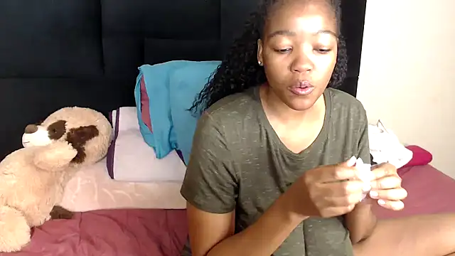 Busty-Londie online show from February 2026 05:57:02 PM