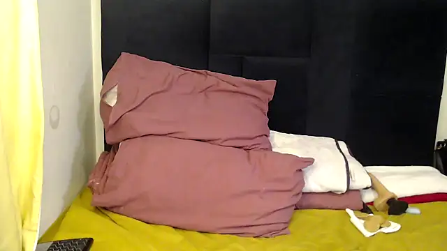 Busty-Londie online show from September 2025 06:03:02 PM