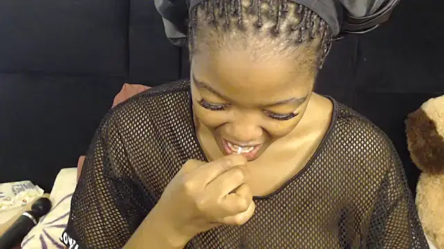 Busty-Londie online show from December 2025 03:40:02 PM