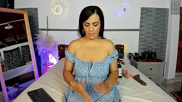 Kimberly lozano online show from September 2025 12:09:02 PM