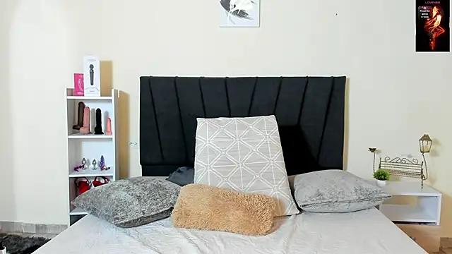 Kimberly lozano online show from November 2025 10:41:01 AM