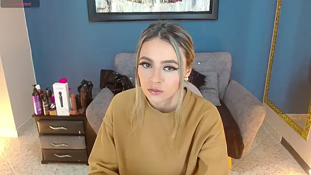 Snapshot of miacarperr1 chatting on March 2025 08:43:01 PM miacarperr1 online show from March 2025 08:43:01 PM