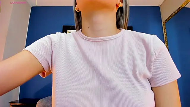 Snapshot of miacarperr1 chatting on February 2025 11:35:01 PM miacarperr1 online show from February 2025 11:35:01 PM