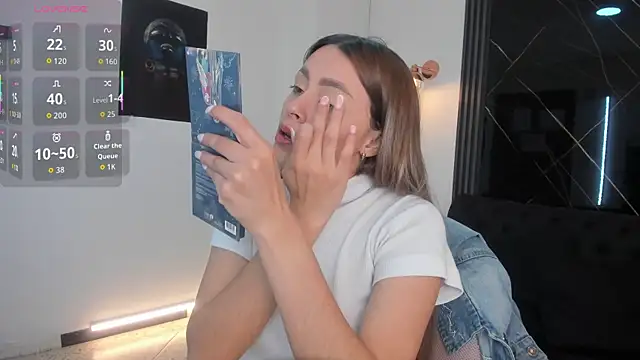 miacarperr1 online show from December 2025 09:04:02 PM