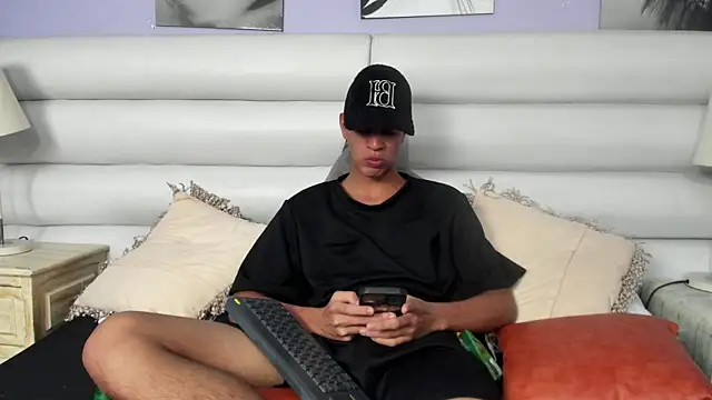 Tyler Rodriguez online show from March 2025 06:50:01 PM