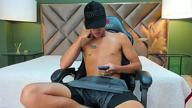Tyler Rodriguez online show from September 2025 11:11:02 PM