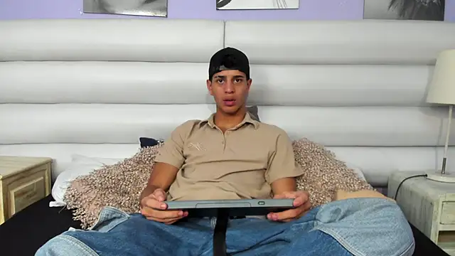 Tyler Rodriguez online show from February 2025 07:42:02 PM