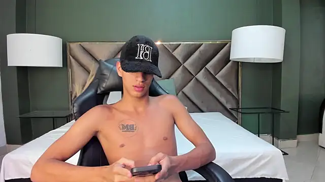 Tyler Rodriguez online show from March 2025 04:02:02 AM