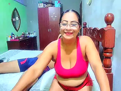 Snapshot of rosi_pamela chatting on January 2025 12:27:02 AM rosi pamela online show from January 2025 12:27:02 AM