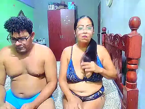 Snapshot of rosi_pamela chatting on January 2025 12:35:02 AM rosi pamela online show from January 2025 12:35:02 AM