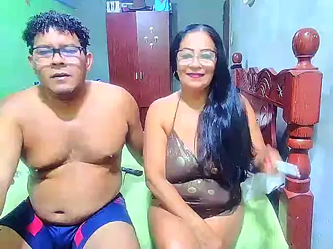 Snapshot of rosi_pamela chatting on January 2025 01:27:01 AM rosi pamela online show from January 2025 01:27:01 AM