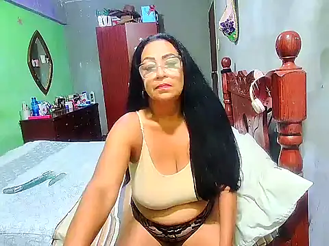 Snapshot of rosi_pamela chatting on December 2024 08:32:01 PM rosi pamela online show from December 2024 08:32:01 PM