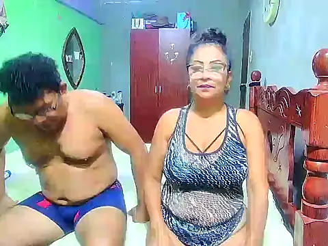 Snapshot of rosi_pamela chatting on January 2025 06:12:02 PM rosi pamela online show from January 2025 06:12:02 PM