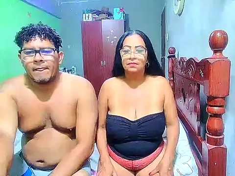 Snapshot of rosi_pamela chatting on January 2025 12:37:02 AM rosi pamela online show from January 2025 12:37:02 AM