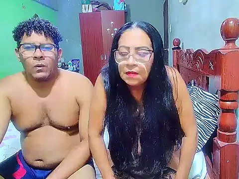 Snapshot of rosi_pamela chatting on January 2025 01:10:02 AM rosi pamela online show from January 2025 01:10:02 AM