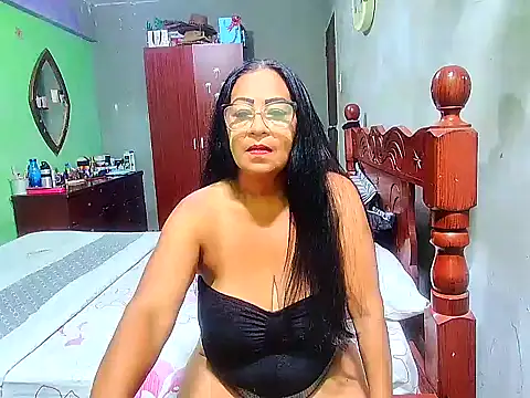 Snapshot of rosi_pamela chatting on January 2025 06:14:01 PM rosi pamela online show from January 2025 06:14:01 PM