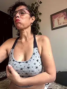 MireyaTorresGu online show from January 2026 04:32:01 PM