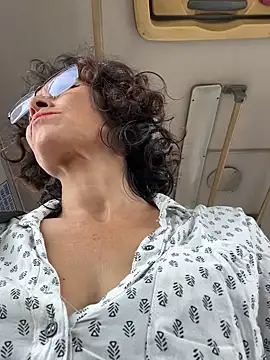 MireyaTorresGu online show from April 2026 01:48:01 PM